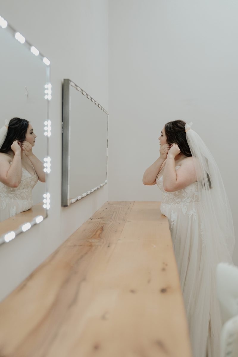 Getting Ready, weddings photograph by Julia Pics